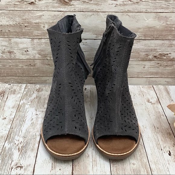 TOMS Majorca Open Toe Gray Perforated Booties Size 7 - Picture 4 of 16